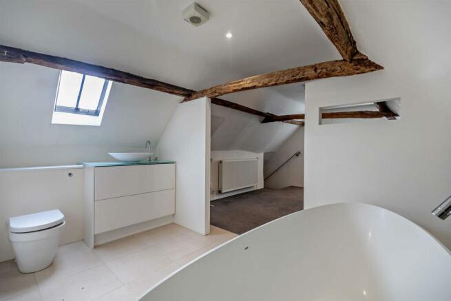 Bedroom 1 Ensuite (2).jpg
