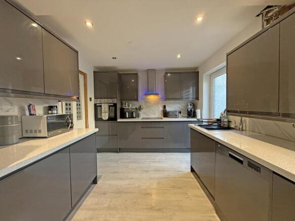 Coppice Gardens 3 - Kitchen 2...jpg