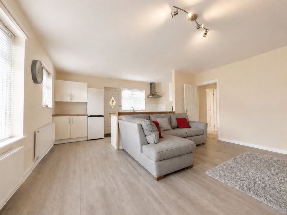 2 bed Semi-Detached Bungalow for sale Image 4