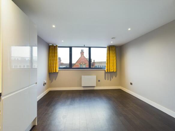1 bed Apartment to rent Image 5