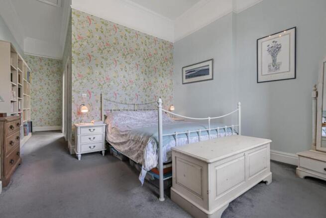 3 bed Town House for sale Image 11
