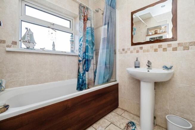 3 bed Semi-Detached for sale Image 6