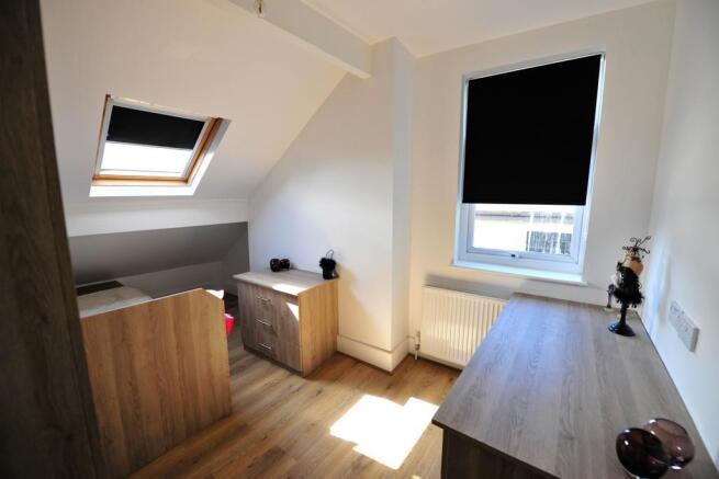6 bed House to rent Image 8