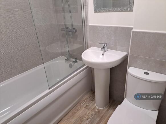 Family Bathroom 