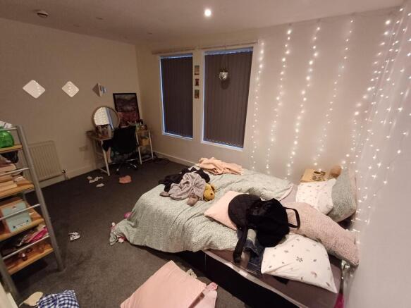 3 bed Terraced to rent Image 4