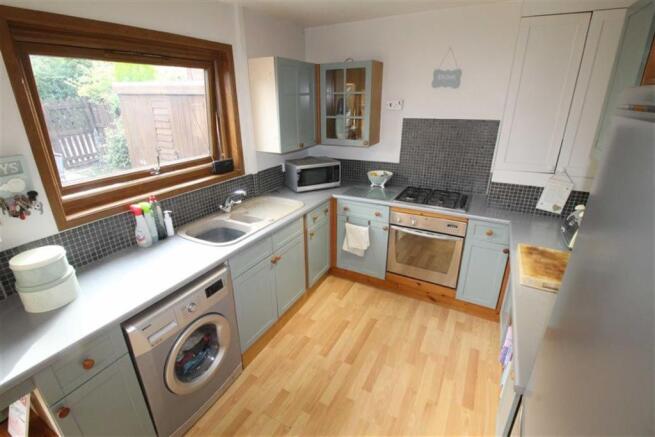 KITCHEN / DINING ROOM