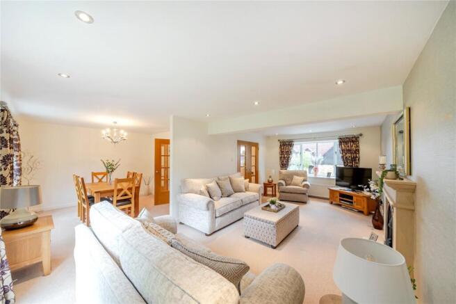4 bed Detached for sale Image 6