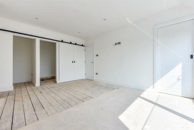 Master Bedroom Wardrobes.jpg