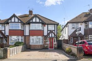 15, Roundways, Ruislip HA4 6EA