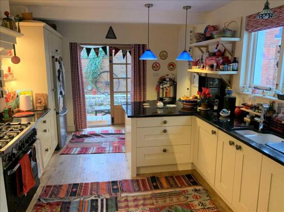 Fitted kitchen