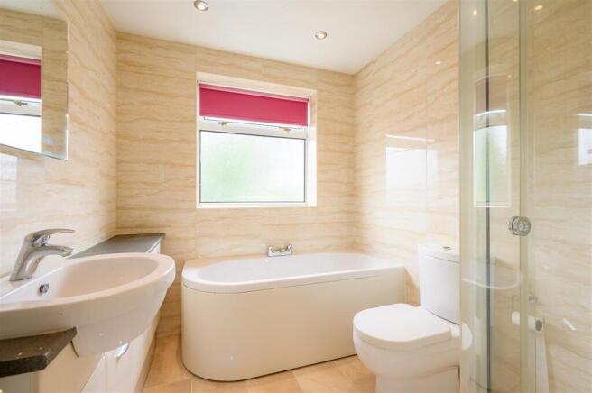 3 bed Semi-Detached for sale Image 8
