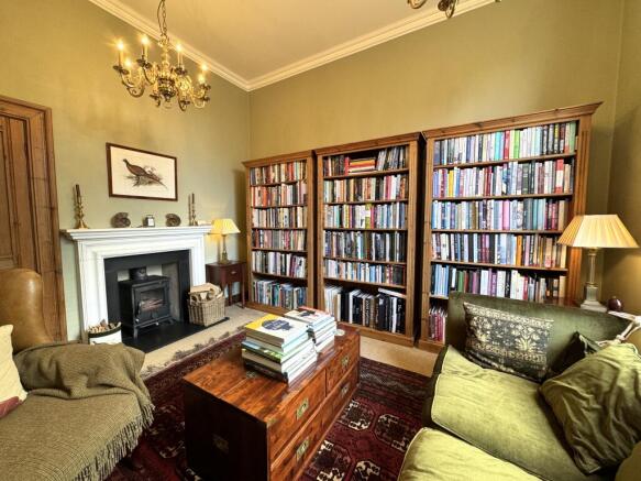 6 bed Detached for sale Image 7
