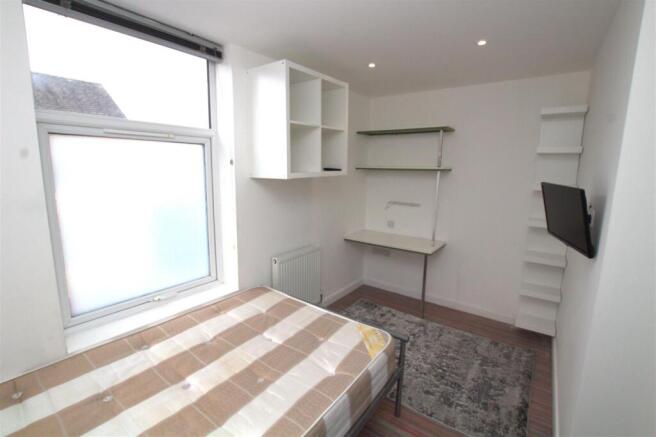 4 bed House for sale Image 10