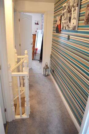 FIRST FLOOR LANDING