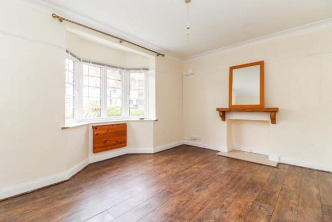 Sitting/dining room
