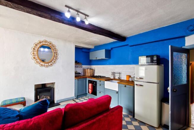 2 bed House for sale Image 4