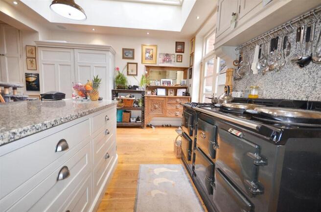 Open Plan Living Room & kitchen