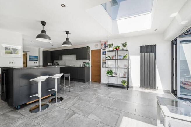 Hill Farm Road, Marlow, SL7 3LU photo 4
