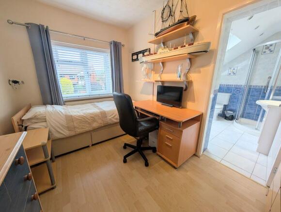 Photo 6