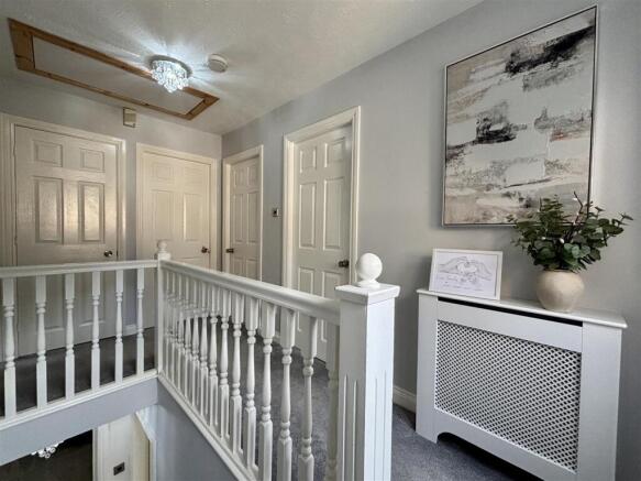 4 bed Detached for sale Image 10