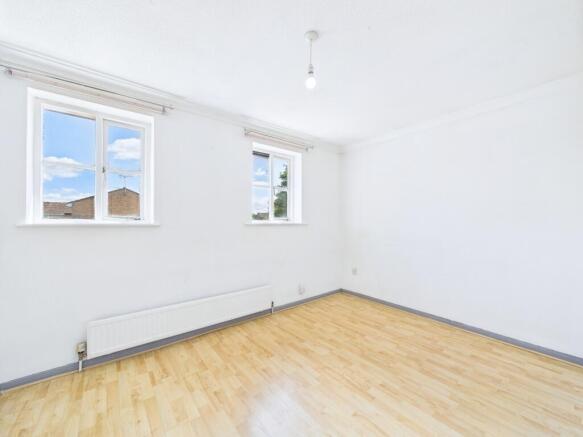 CAM01909G0-PR0378-STILL006