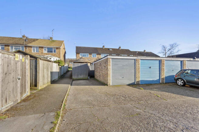 5 Du Pre Walk, HP10 0QJ (LOW RES)-16