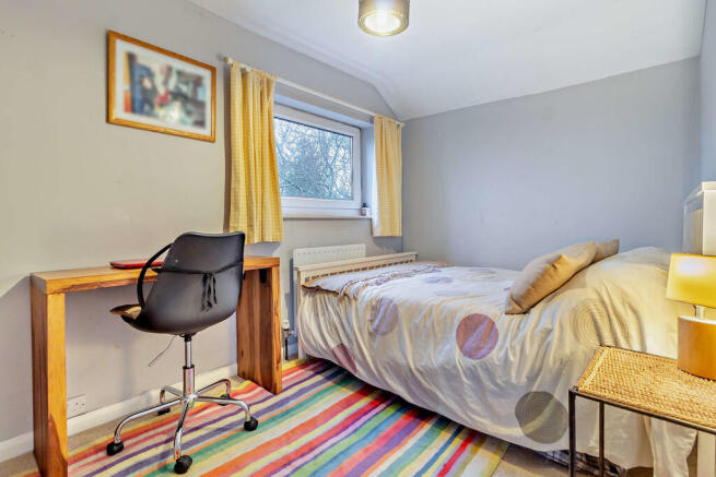 8580310-interior2...