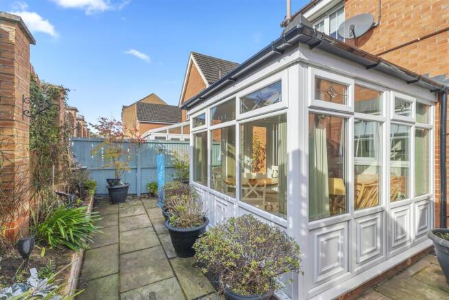 4 bed Terraced for sale Image 11