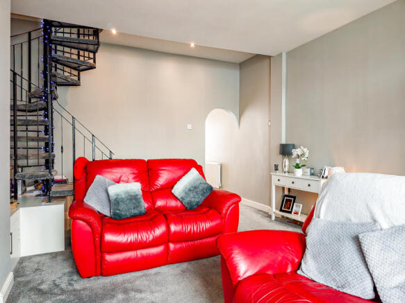 LOUNGE FROM FRONT 