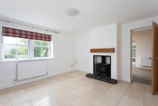 3 bed Detached to rent Image 4
