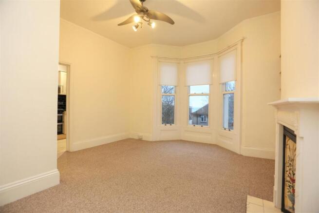 3, 6 Evelyn Terrace lounge2.JPG