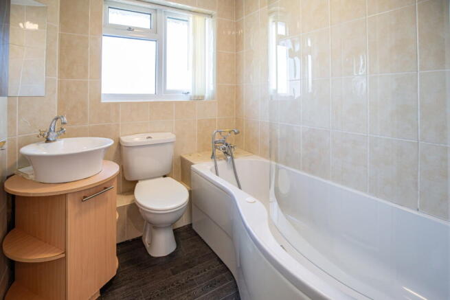 4 bed Detached for sale Image 12