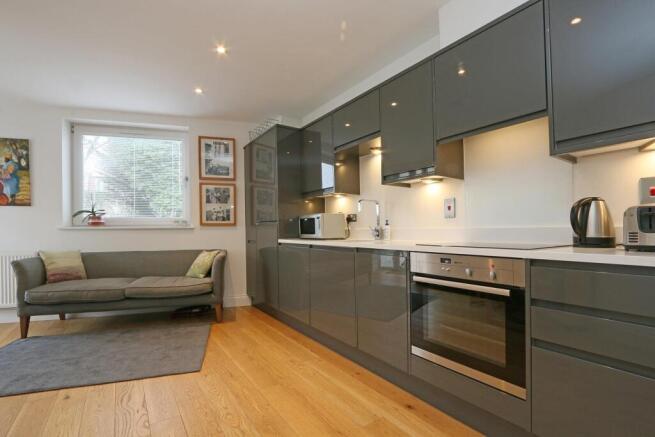 3 Bronsor House kitchen.jpg