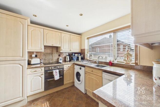 2 bed Semi-Detached for sale Image 9