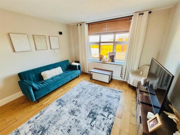 2 bed Flat for sale Image 8