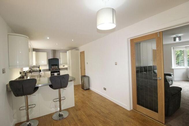 4 bed Detached for sale Image 7