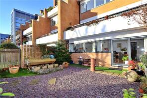890, North Row, Central Milton Keynes, Milton Keynes MK9 3NS