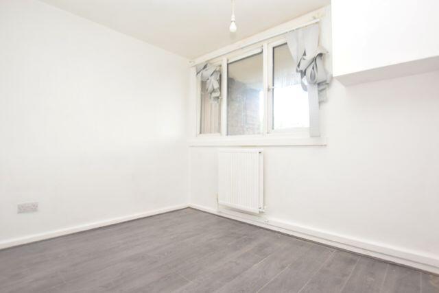 3 bed Apartment to rent Image 12