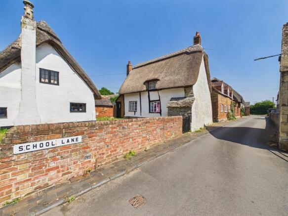 24 - Cottage in Bretforton, Evesham.jpg