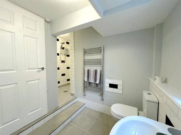 Bathroom (2).jpeg