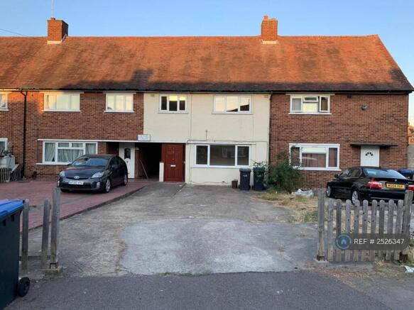 Driveway - Parking For 4 Cars