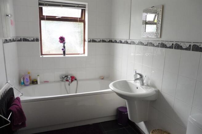 Ground Floor Bathroom: