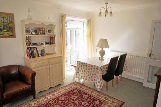 Lounge/Dining Room