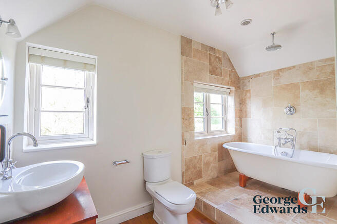 En-suite bathroom 