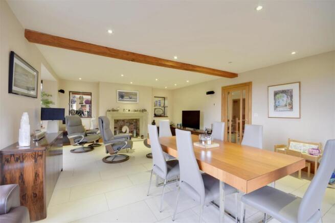 Living / dining room