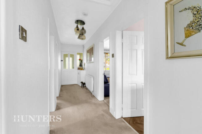 3 bed Semi-Detached Bungalow for sale Image 9