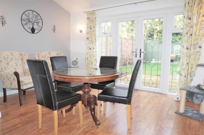 Extended Through Lounge/Diner