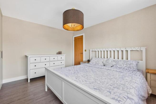4 bed Semi-Detached for sale Image 12