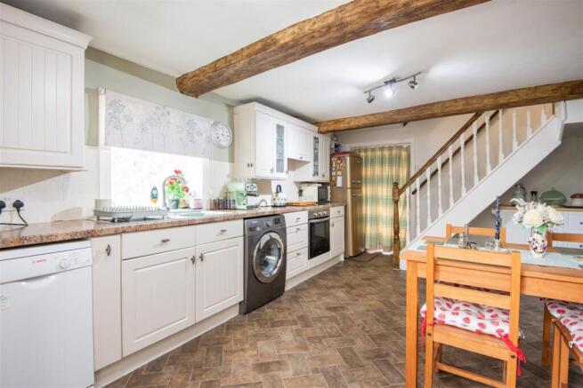 Kitchen & Dining