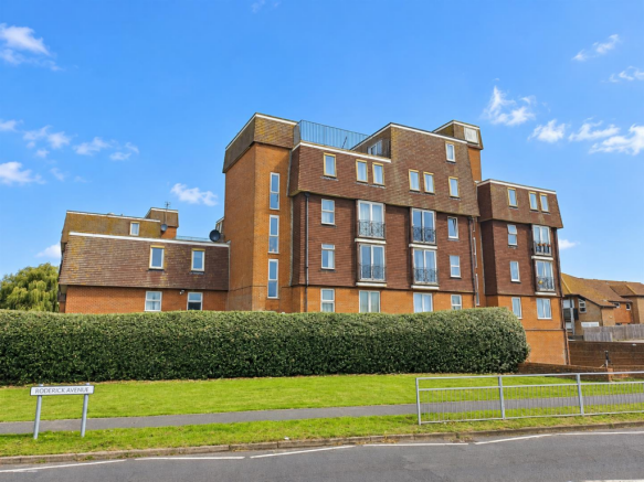 1-bed flat on Balcombe Road, Peacehaven, £159,950